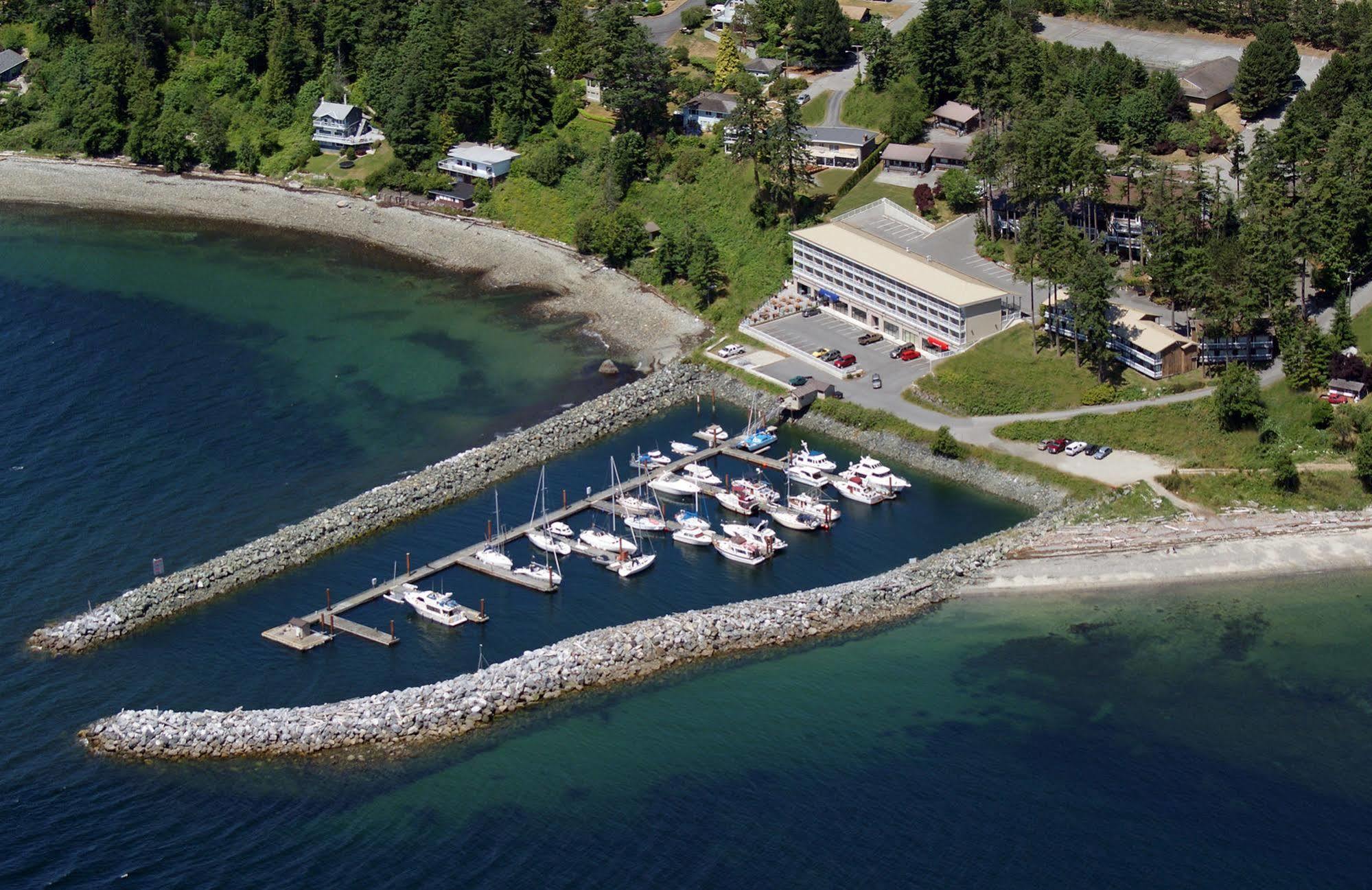 Beach Gardens Resort And Marina Powell River Bagian luar foto