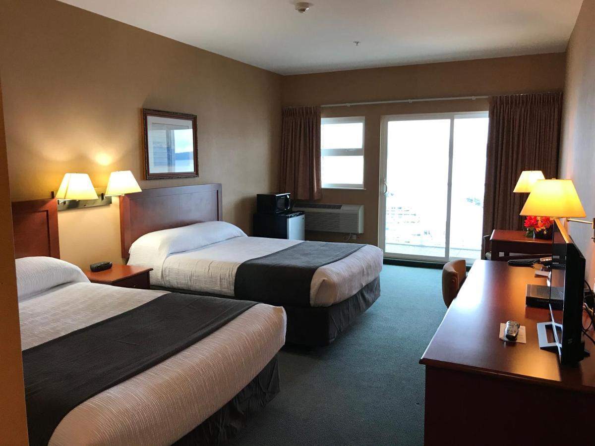 Beach Gardens Resort And Marina Powell River Bagian luar foto